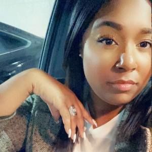 Meet your Posher, Naomia